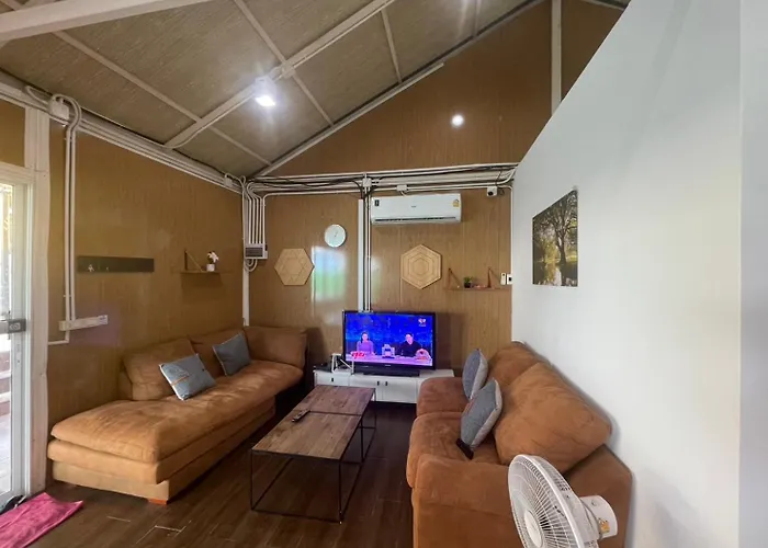 Airport Villa *