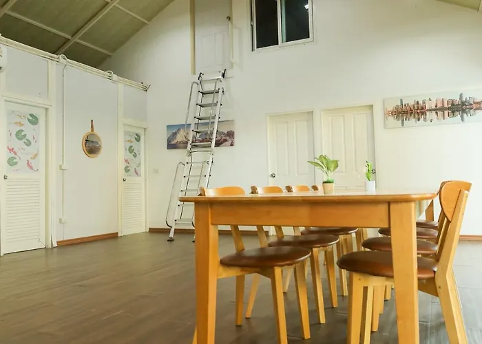 Airport Villa