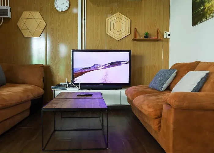 Airport Villa